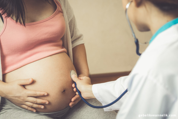 Hamilelik Haftasının Bebegin Kafasinin Aşırı Önde Gitmesi