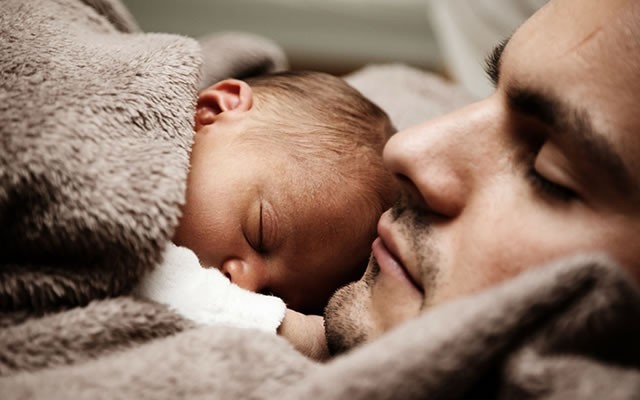 Babalarla Bebeklerin Uykulu Halleri