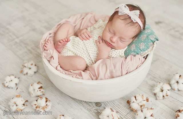 Yenidoğan Sevimli Bebek Fotoğrafları