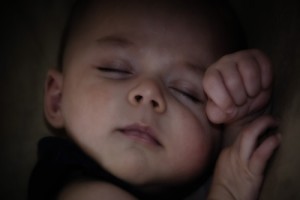 Bebeğinizi Uyuturken Dikkat Edeceğiniz 5 Husus